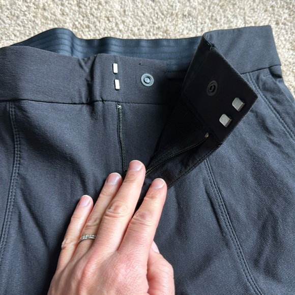 Like new Athelta Wander stash skinny pant - Picture 5 of 7